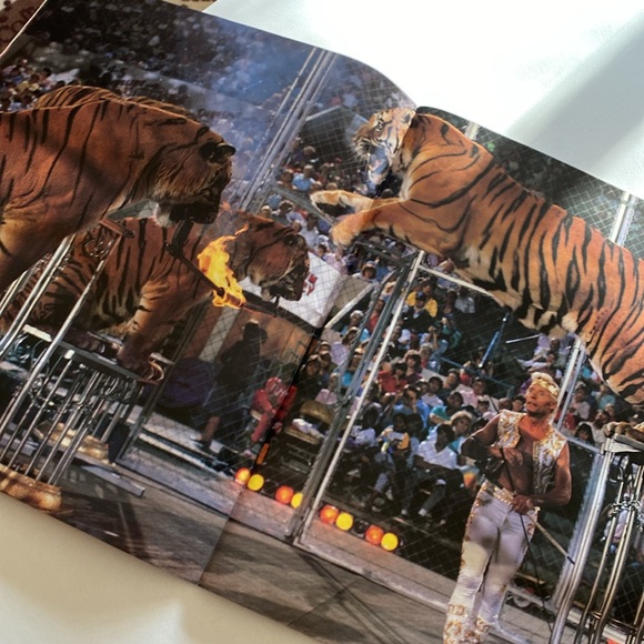 Ringling brothers Barnum, and Bailey Circus souvenir program - Picture 4 of 12